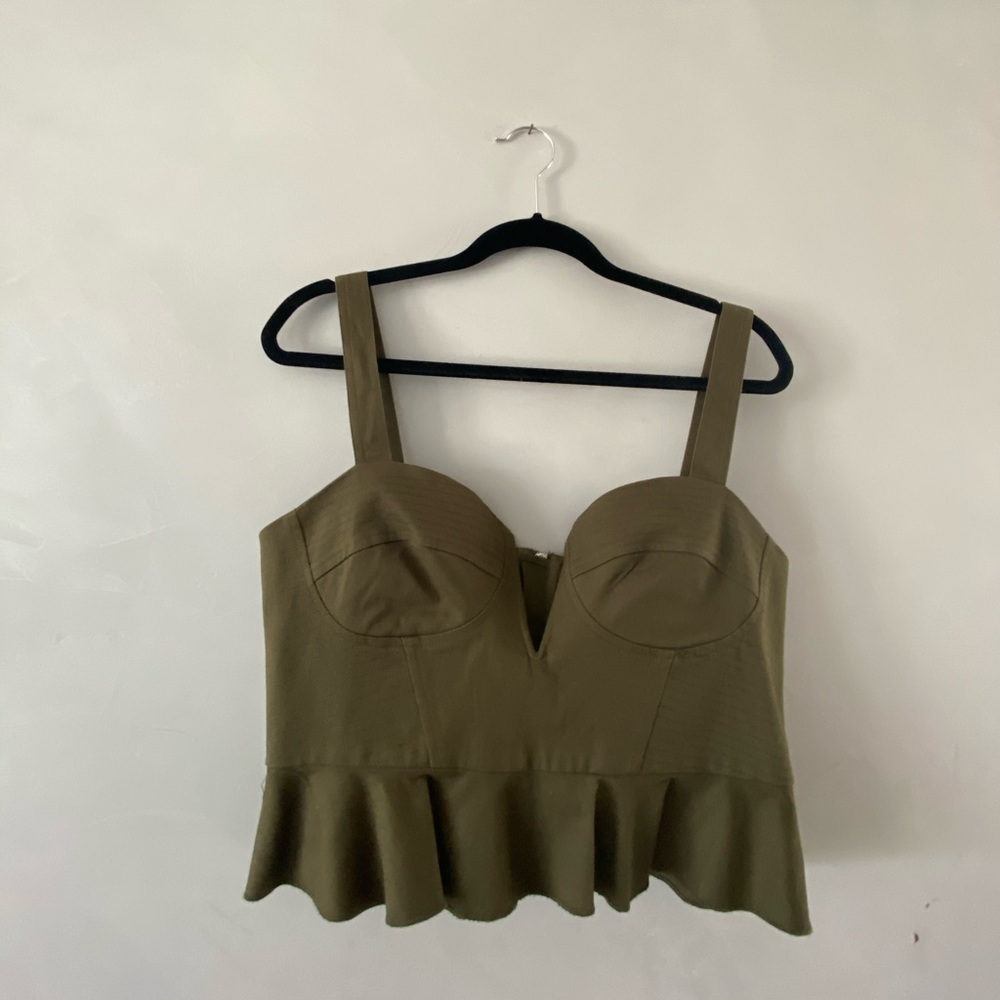 NEVER WORN. Cropped Nicholas Top. US 8